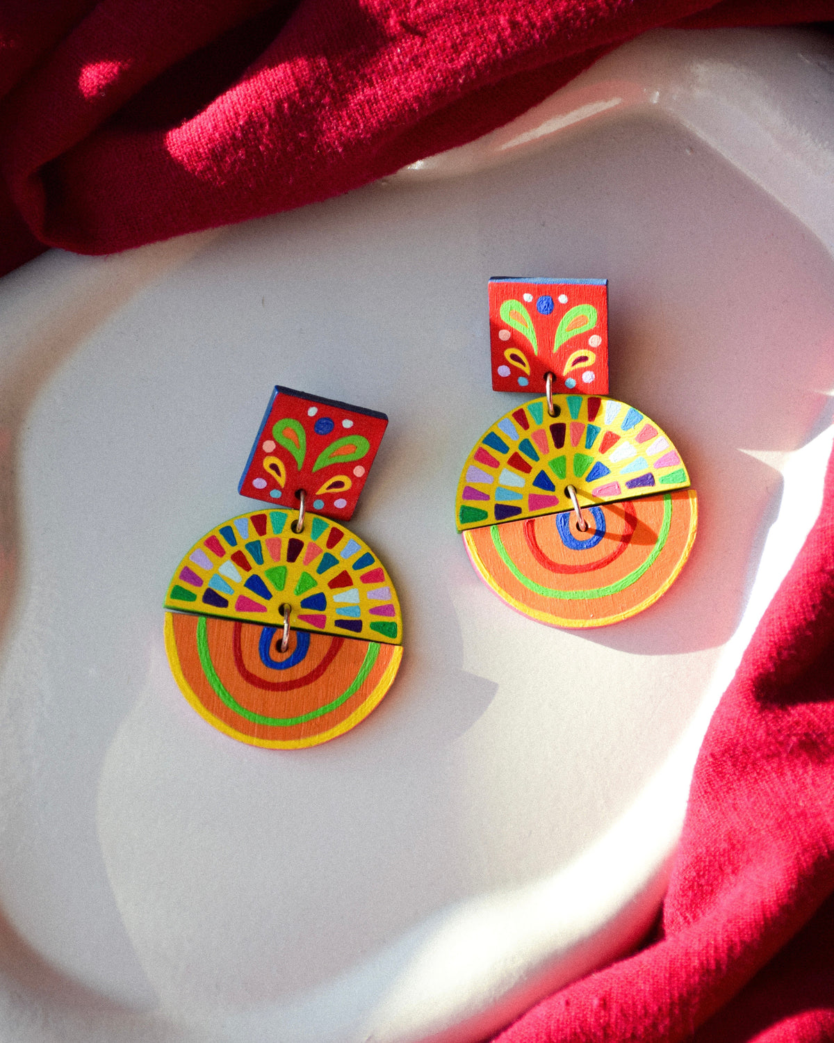 STATEMENT EARRINGS
